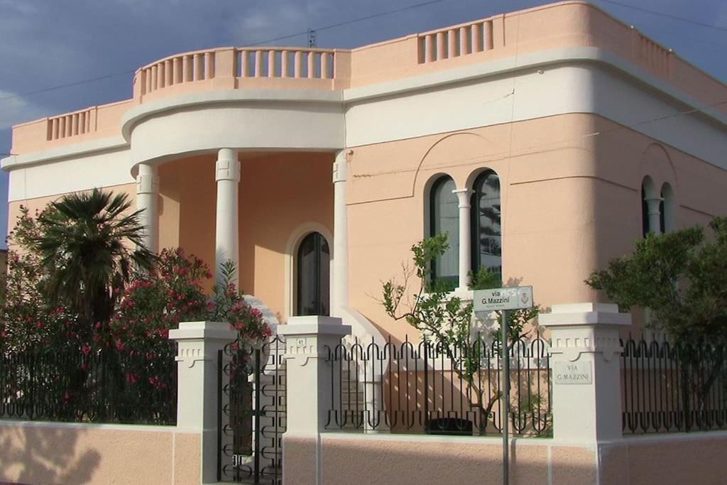 Villa Nel Salento - Ampie Camere E Giardino, Fino A 9 Persone Barbarano del Capo Exterior foto